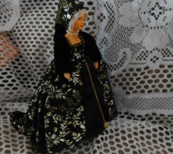 henry 8 wife black velvet side